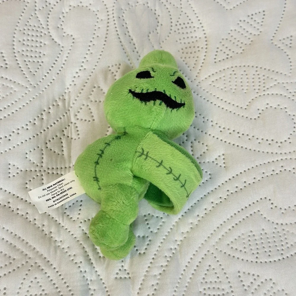 Bullsitoy Disney Slap Bracelets Lot of 4 Olaf Oogie Boogie Aladdin Simba
